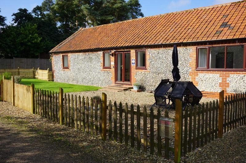 Anvil & Stable Cottages Felbrigg Exterior photo